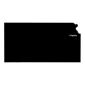 Könnte beinhalten: Eine Schwarzweißkarte des Bundesstaates Kansas mit der Stadt Topeka.