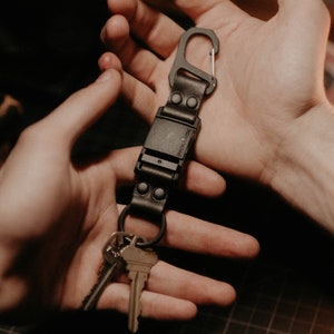 Leather Fidlock Magnetic Keychain