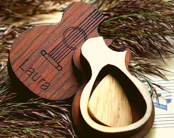 Personalized Guitar Pick Box, Custom Engraved Wooden Pick Holder Case Personalised Guitar Pick Musicians Gifts for Him Man Boyfriend Player
