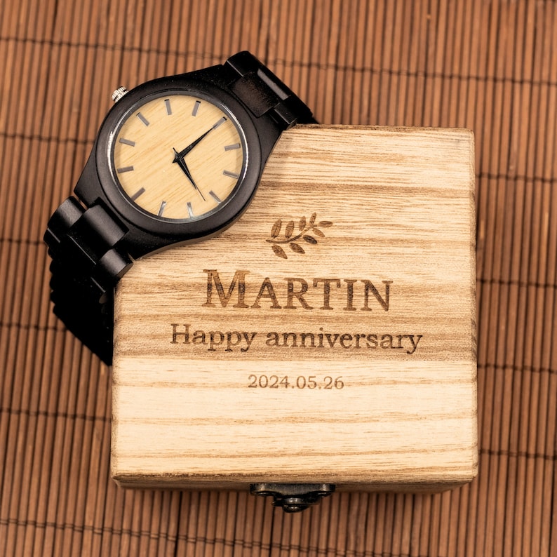 Handgefertigte Uhr für Männer mit Holzbox, personalisiertes Weihnachtsgeschenk für Ihn, Vater, Freund, Accessoires, gravierte Holzarmbanduhr, Jahrestag Bild 3