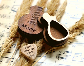 Boîte de médiator et de support de guitare personnalisée, étui de médiator en bois personnalisé gravé plectre cadeau de la Saint-Valentin pour lui mari musicien joueur de guitare