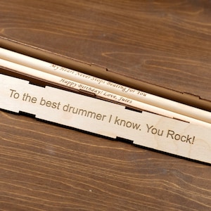 Gepersonaliseerde drumstokken Custom gegraveerde drumstokkendoos Gepersonaliseerd cadeau voor drummer hem mannen vriend verjaardag verjaardag kerst 5A