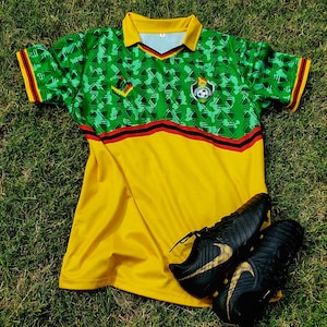 Zimbabwaanse voetbalfan - retro voetbalshirt jaren 90