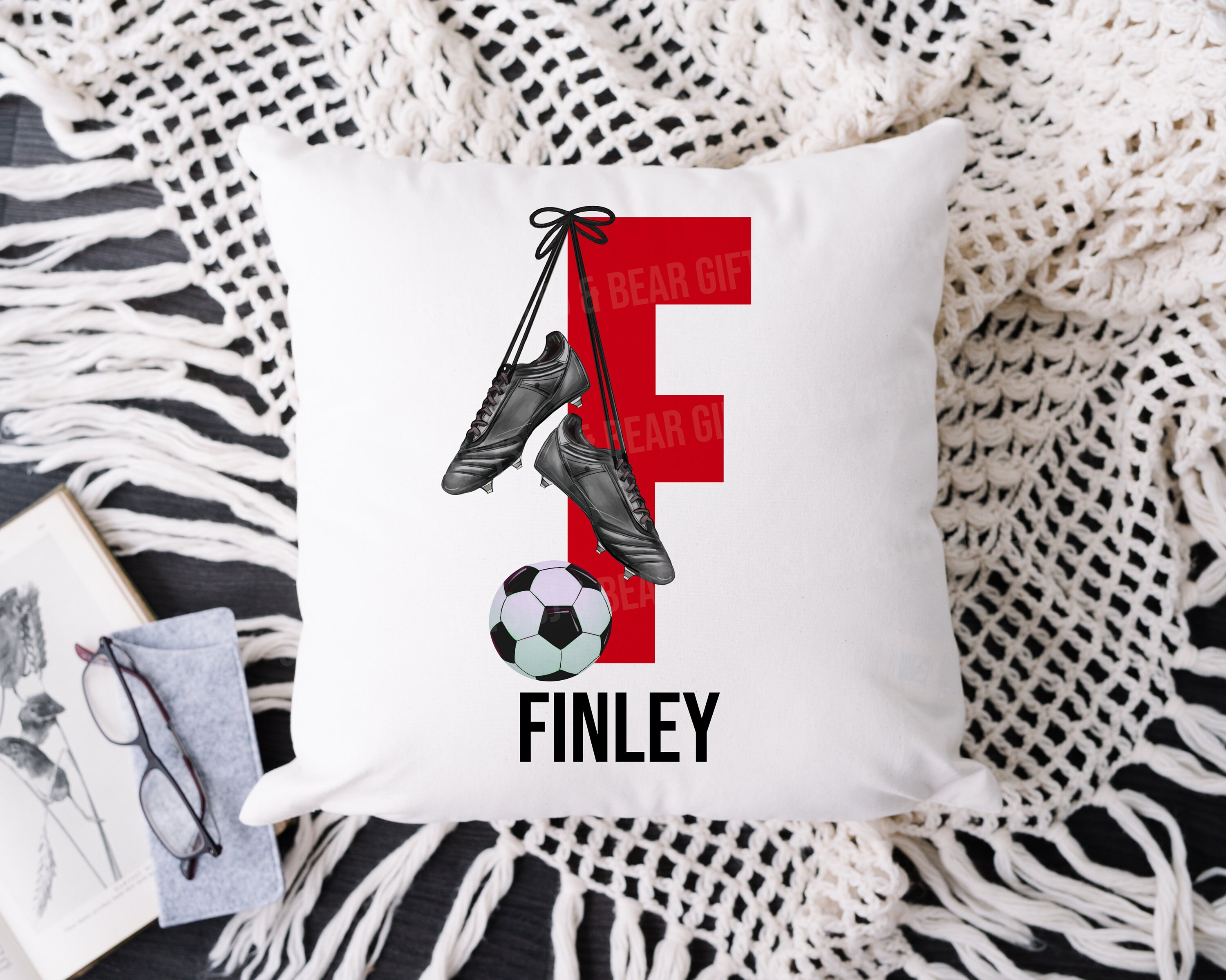 Personalisiertes Fußballkissen, bedrucktes Initialen-Namensdesign, Fußball-Kissen, Kissen für Mädchen-Jungen-Schlafzimmer, Weihnachtsgeschenk