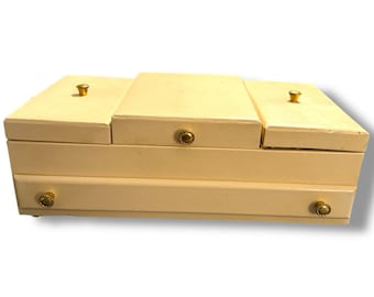 Beautiful Vintage 1960s Lady Buxton Jewelry Box