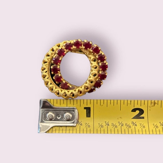 Circles Intertwined Ruby Red Crystals Vintage Gol… - image 1