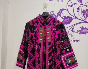 Płaszcz Suzani, kurtka damska Suzani, kurtka z haftem indyjskiej bawełny, płaszcz z haftem ręcznym, szata kimono Suzani, kurtka z haftem Suzani,