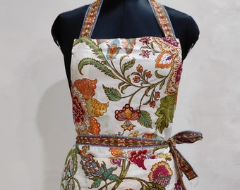 Flower Print  Apron, Custom Kitchen Apron, Gift for mom, Mother Gift, Hostess Gift, Ruffled with Pockets Chef Birthday gift for Mom