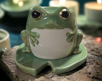 Frog Tea Light Warmer: Whimsical Scent Oil Burner