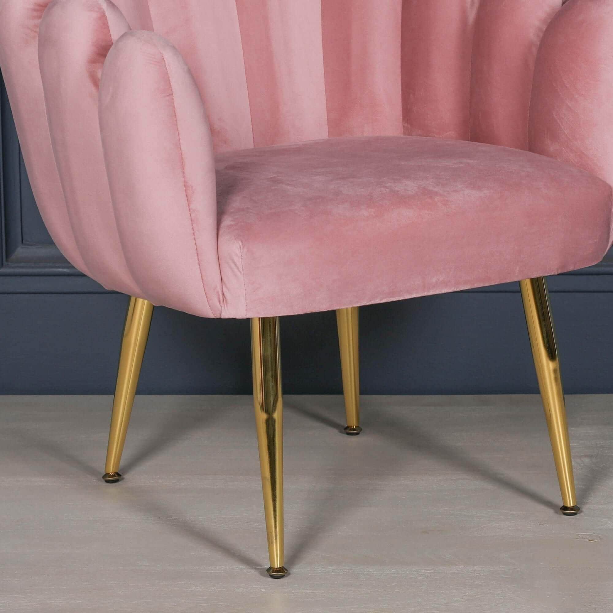 Pink clam chair discount