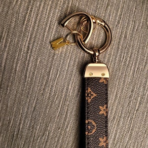 Faux leather Keychain personalised with intial