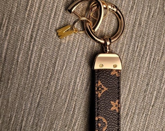 Faux leather Keychain personalised with intial