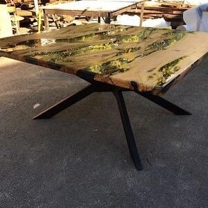 Specialbeställning av olivträ, klart brunt epoxibord - Live Edge - River-bord - Matbord - Soffbord - Köksbord - 100 % HANDGJORT bild 6