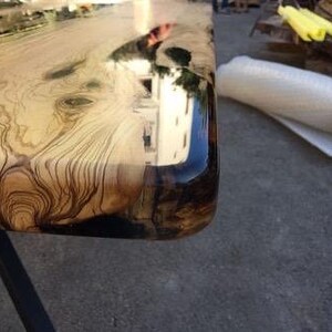 Specialbeställning av olivträ, klart brunt epoxibord - Live Edge - River-bord - Matbord - Soffbord - Köksbord - 100 % HANDGJORT bild 4