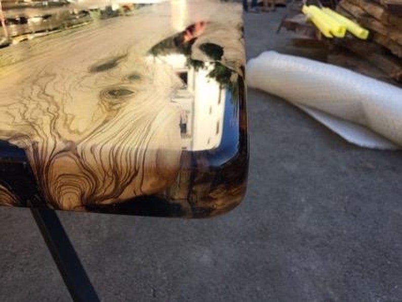 Specialbeställning av olivträ, klart brunt epoxibord - Live Edge - River-bord - Matbord - Soffbord - Köksbord - 100 % HANDGJORT bild 4