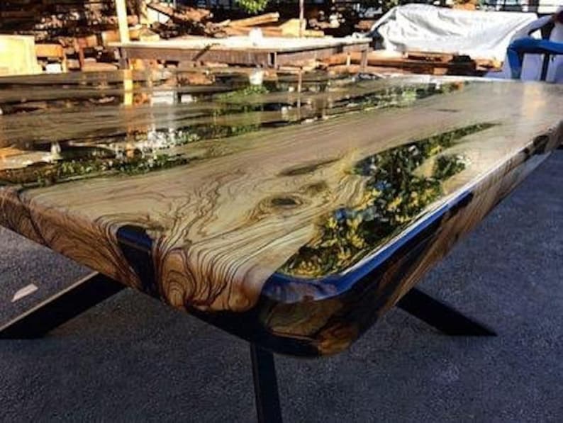 Specialbeställning av olivträ, klart brunt epoxibord - Live Edge - River-bord - Matbord - Soffbord - Köksbord - 100 % HANDGJORT bild 2