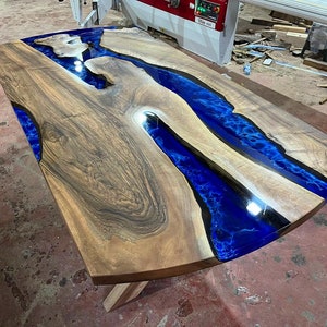 Auf Bestellung Spezieller Nussbaum Holz Ocean İce Dunkelblau Weiß Oval Epoxy Esstisch -Couchtisch - Fluss Tisch - Harz Tisch -%100 HANDMADE
