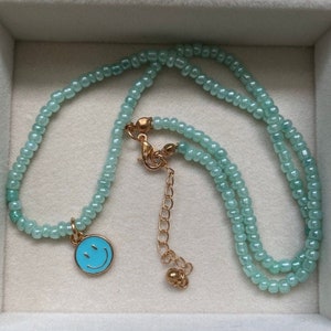 Handgemachte Smiley Gold Blau Perlen Halskette