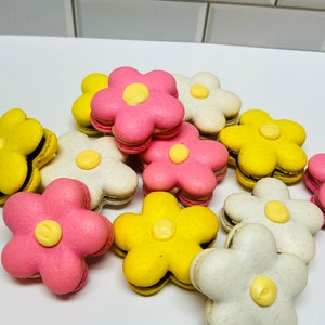 Flower Macarons - Flower Shaped Macarons - Groovy Daisy - Daisy Macarons - French Macarons