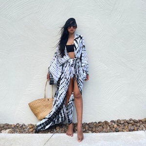 Tie dye long kimono dress, Oversized Long Kimono, boho kimono dress, hippie robe, Long kimono robe, tie-dye duster, coverup, beachwear