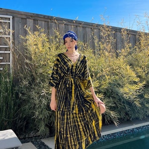 Hand tie dye kaftan, Long kaftan, Oversized Caftan, Maxi kaftan, Tie dye dress, boho kaftan, Resortwear, Coverup, gift for her, gift for mom Black/Yellow