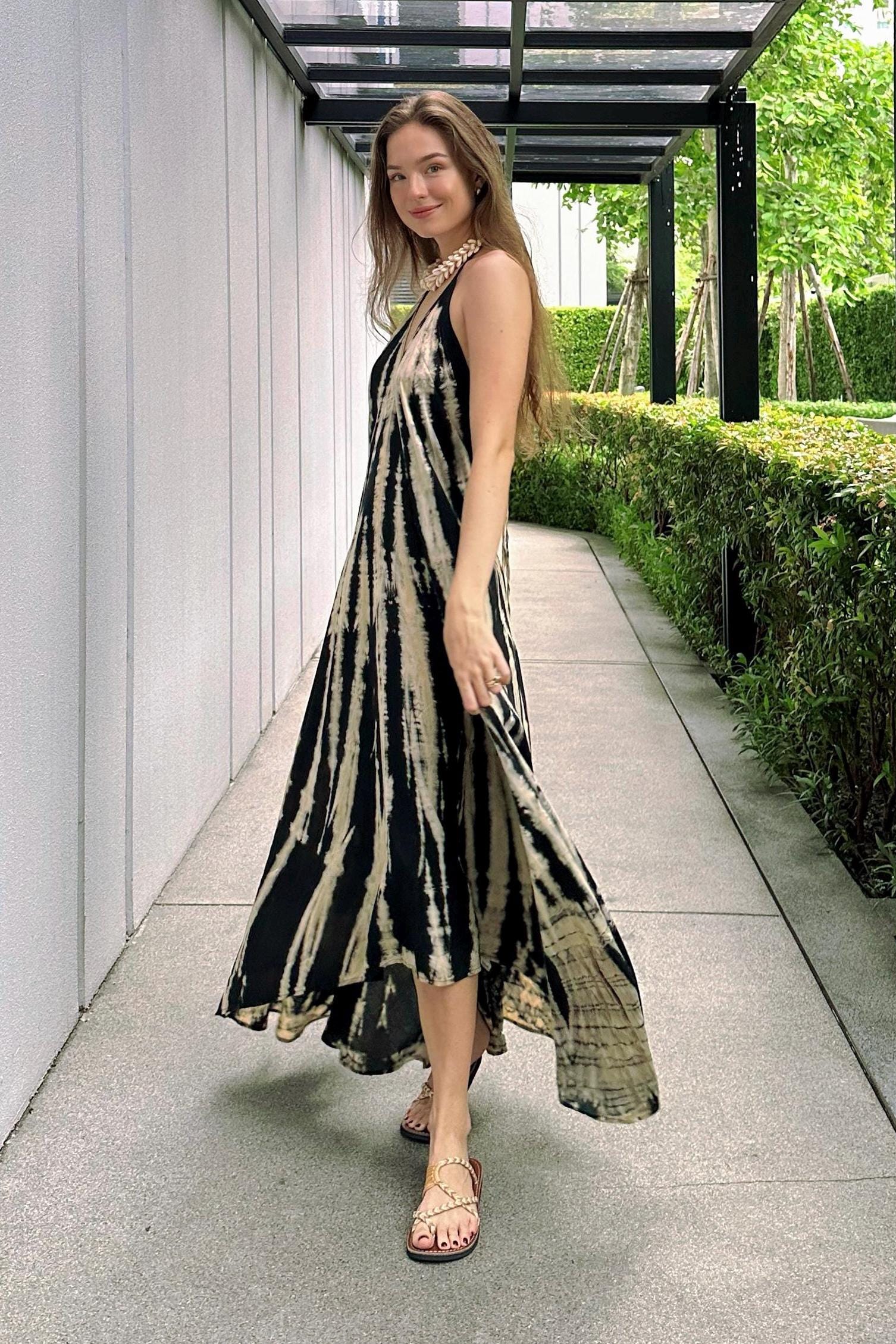 black tie summer dress If the dress code is black tie: http://www.stylemepretty.com/2016/06/10/ summer-wedding-guest-outfit-fashion-ideas/