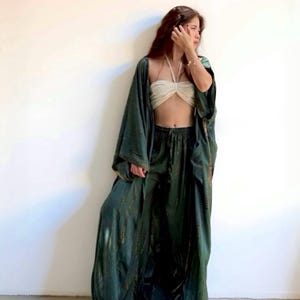 Roupão quimono tie-dye verde, quimono grande, robe quimono longo, quimono boho, robe hippie, robe quimono longo, espanador, roupa de praia, presente para ela