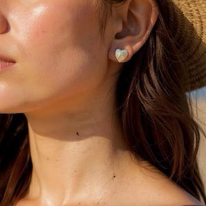Pearl Heart Earrings Gift for Her Heart Stud Earrings - Pearl Minimal Earrings - Beach Earrings Handmade Freshwater pearl earrings- Love
