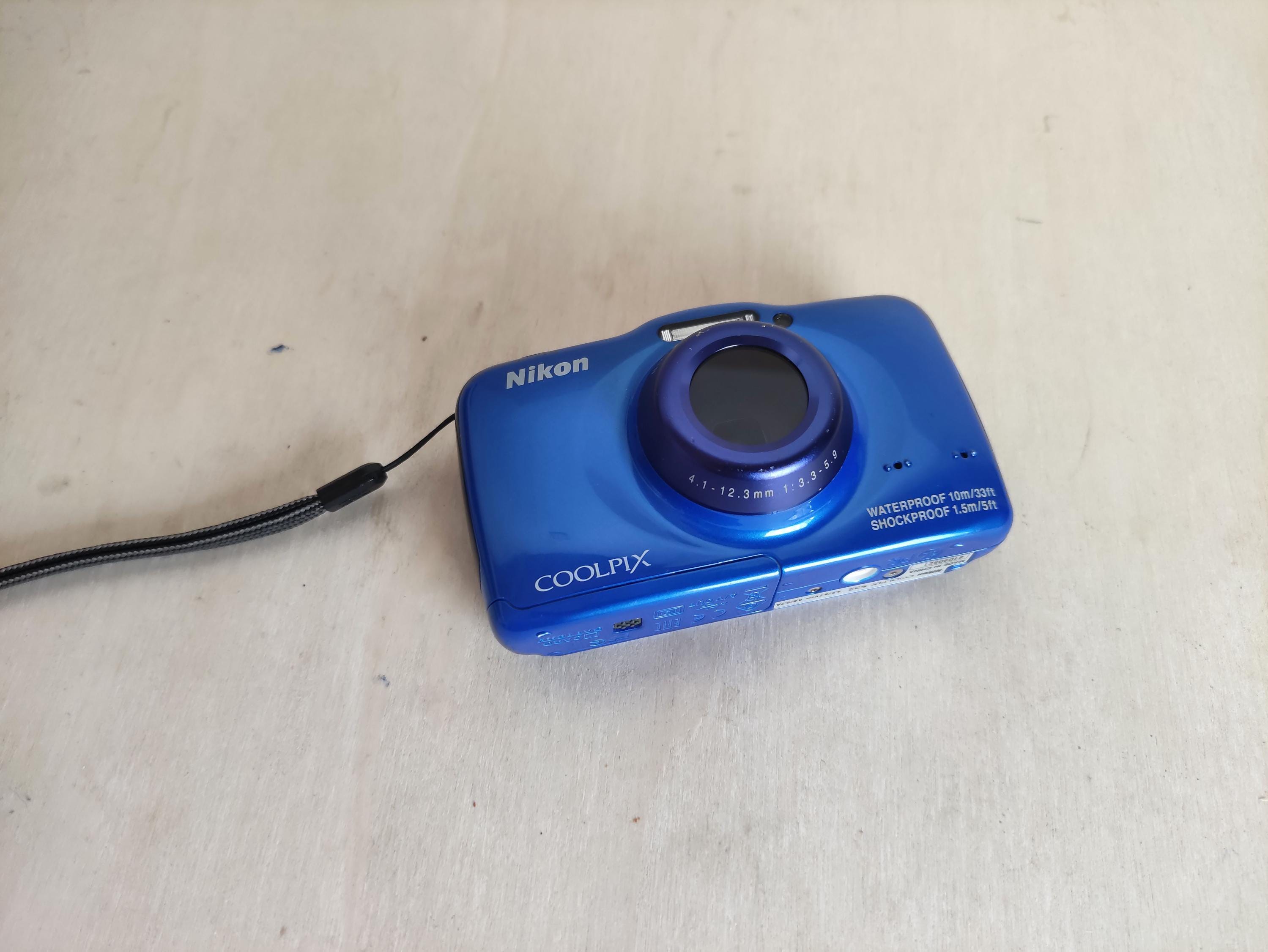 Waterproof NIKON Coolpix S32 -- 13.2MP -- Y2K Digicam Waterproof NIKON Coolpix S32 -- 13.2MP -- Y2K Digicam