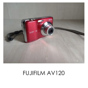Fujifilm Finepix Z2 -- 5.2MP -- Super CCD Sensor Y2K Digital