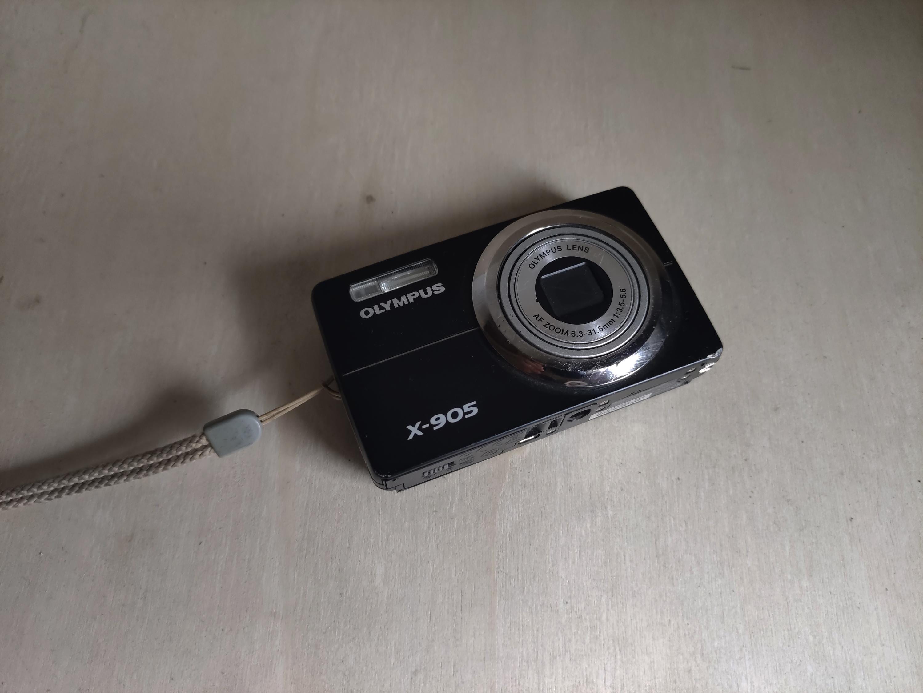 Vintage Olympus X-905 -- 10MP -- Y2K Digicam Digital Retro CCD