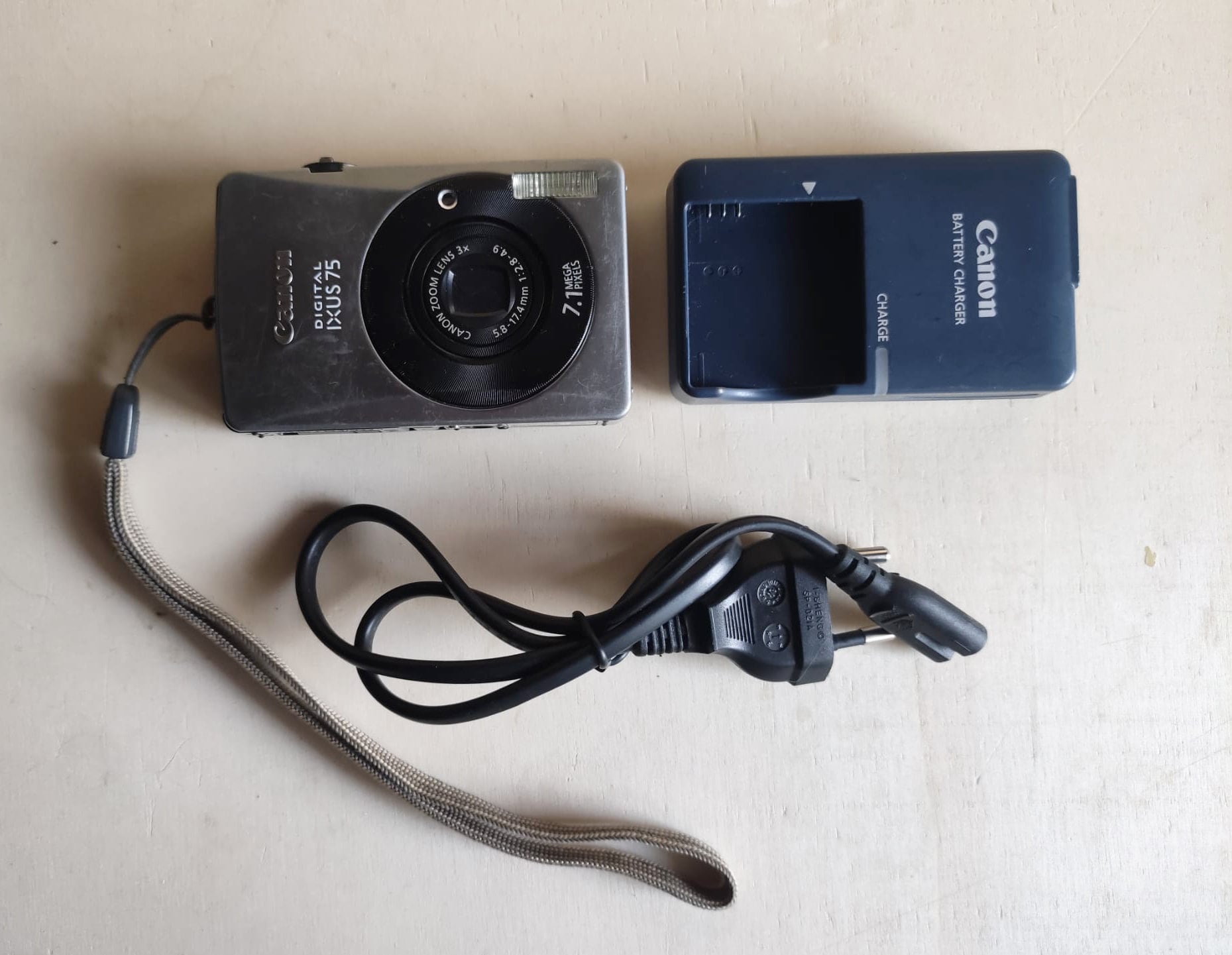Rare Canon SD750-- Ixy Digital 90-- SD 750 -- Digital Elph Rare Canon SD750-- Ixy Digital 90-- SD 750 -- Digital Elph