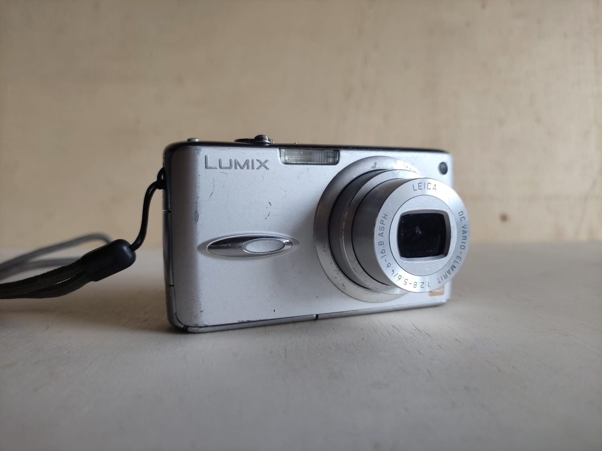 Amazon | パナソニック デジタルカメラ LUMIX DMC-FX01-W パール