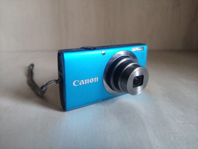 Canon A2300 HD bleu électrique 16 MP Appareil photo numérique numérique rétro à capteur CCD de l'an 2000 image 3