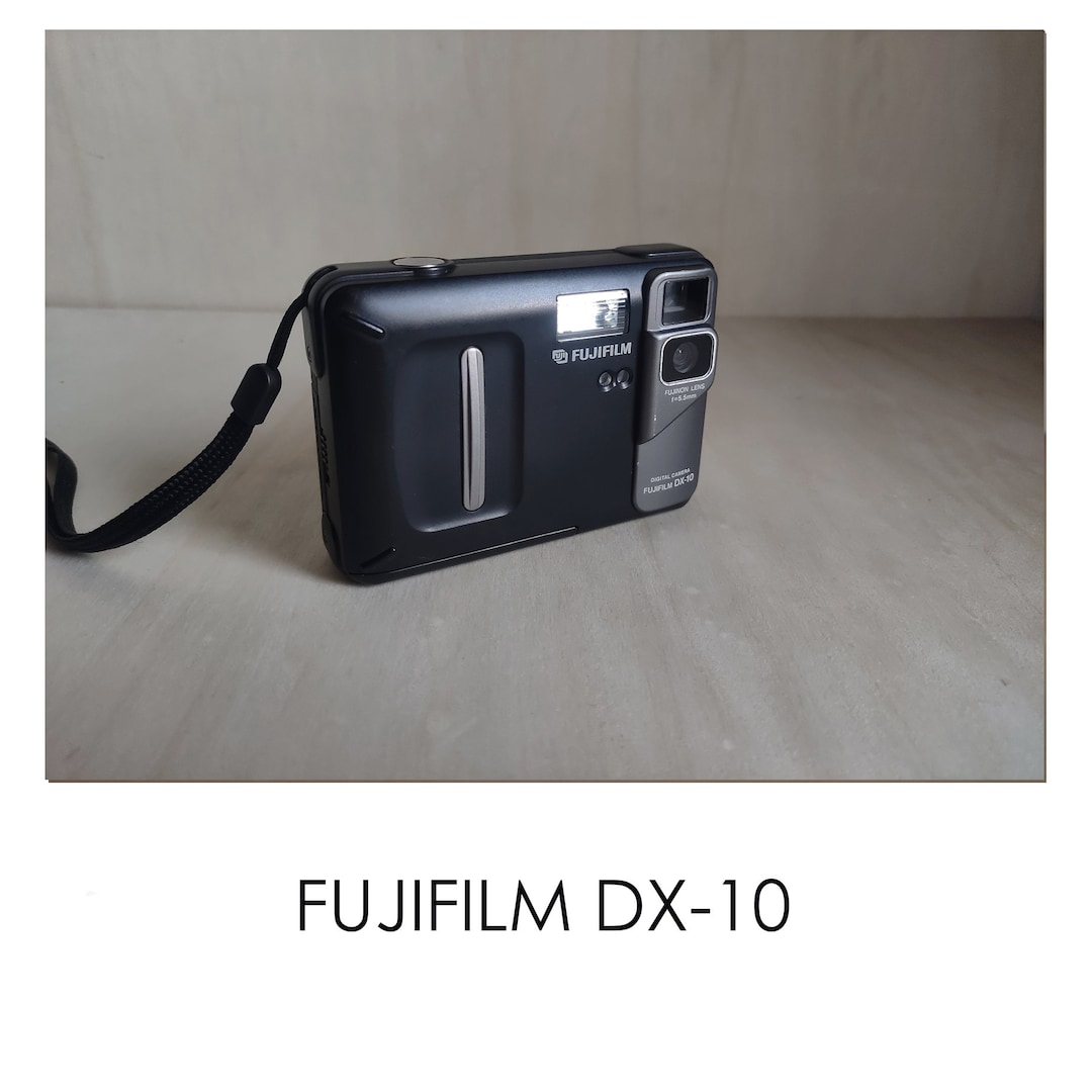 アンティーク カメラ Vintage Fujifilm DX-10 -- 0.8MP -- Y2K Digicam Digital Retro CCD
