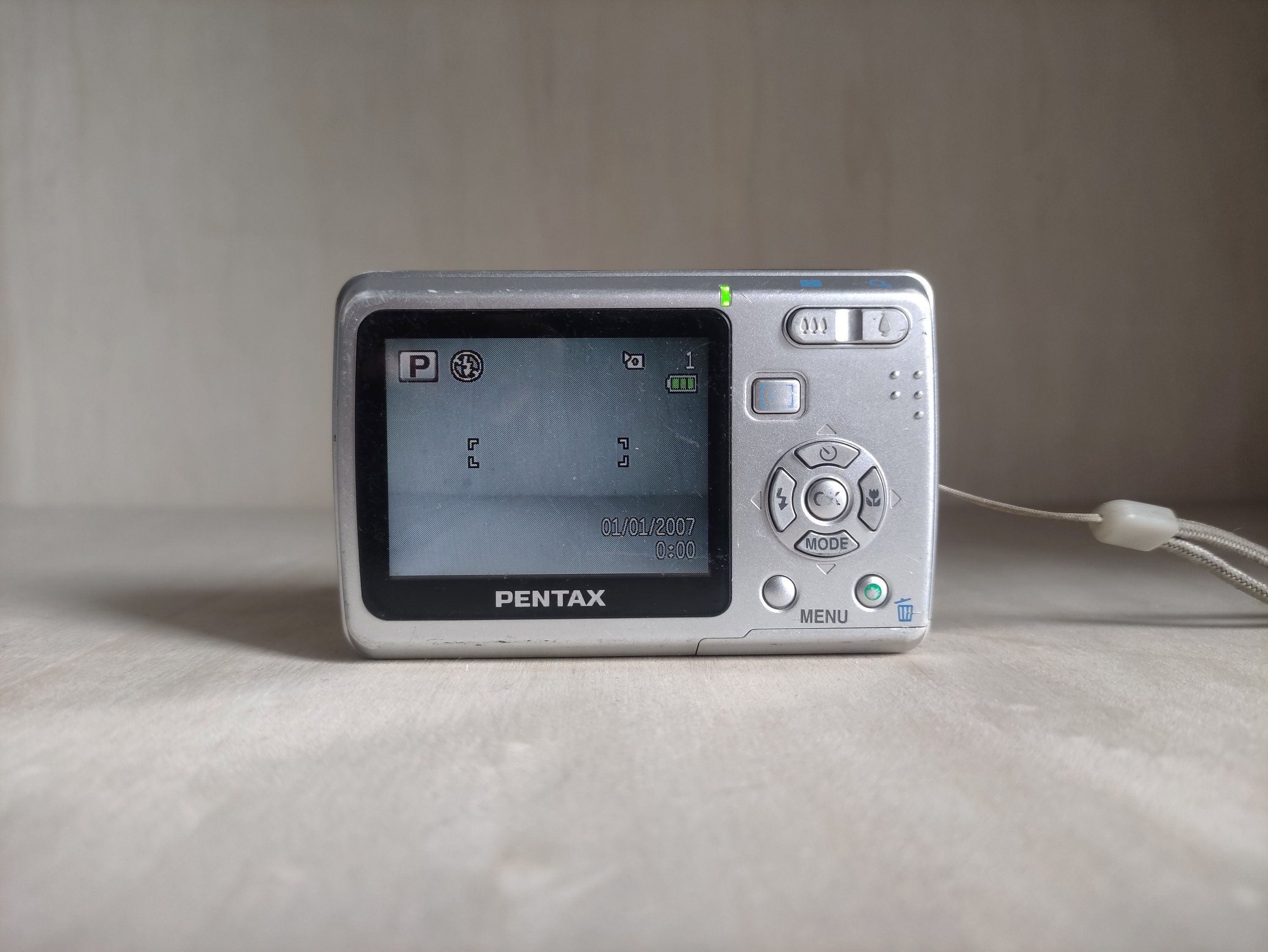 美品 名機 動作品 Y2K CCD PENTAX Optio E40 平成レトロ 名機 動作品 平成レトロ Y2K CCD PENTAX Optio E40 - メルカリ