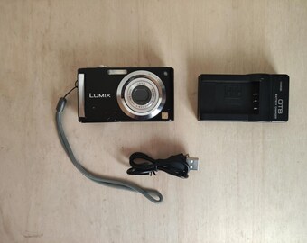 Y2K Panasonic Lumix FS3 -- 8MP -- Leica Optics Digicam Digital