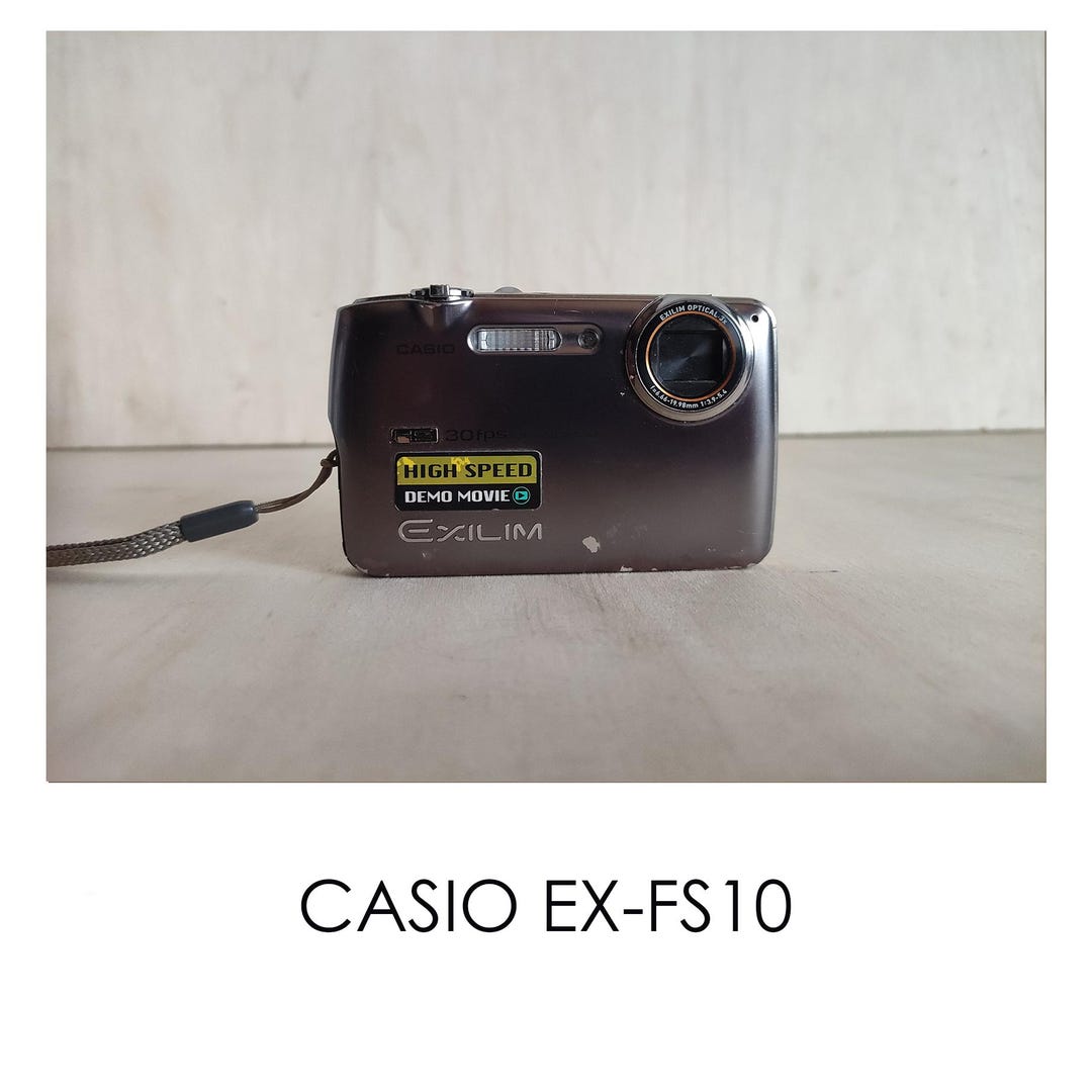 Metal Casio Exilim EX-FS10 -- 9.1MP -- Y2K Digicam Digital CCD 