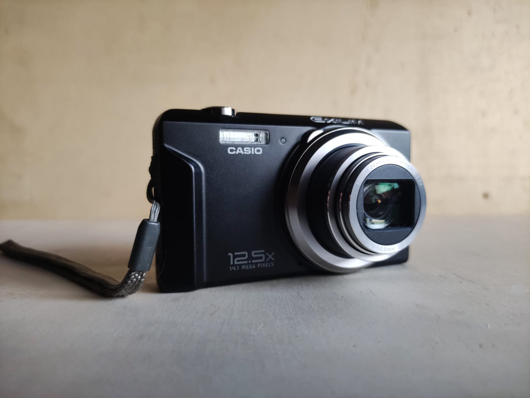 CASIO EXILIM EX-ZS100 ブラック Amazon | CASIO デジタルカメラ EXILIM 1410万画素 12.5倍