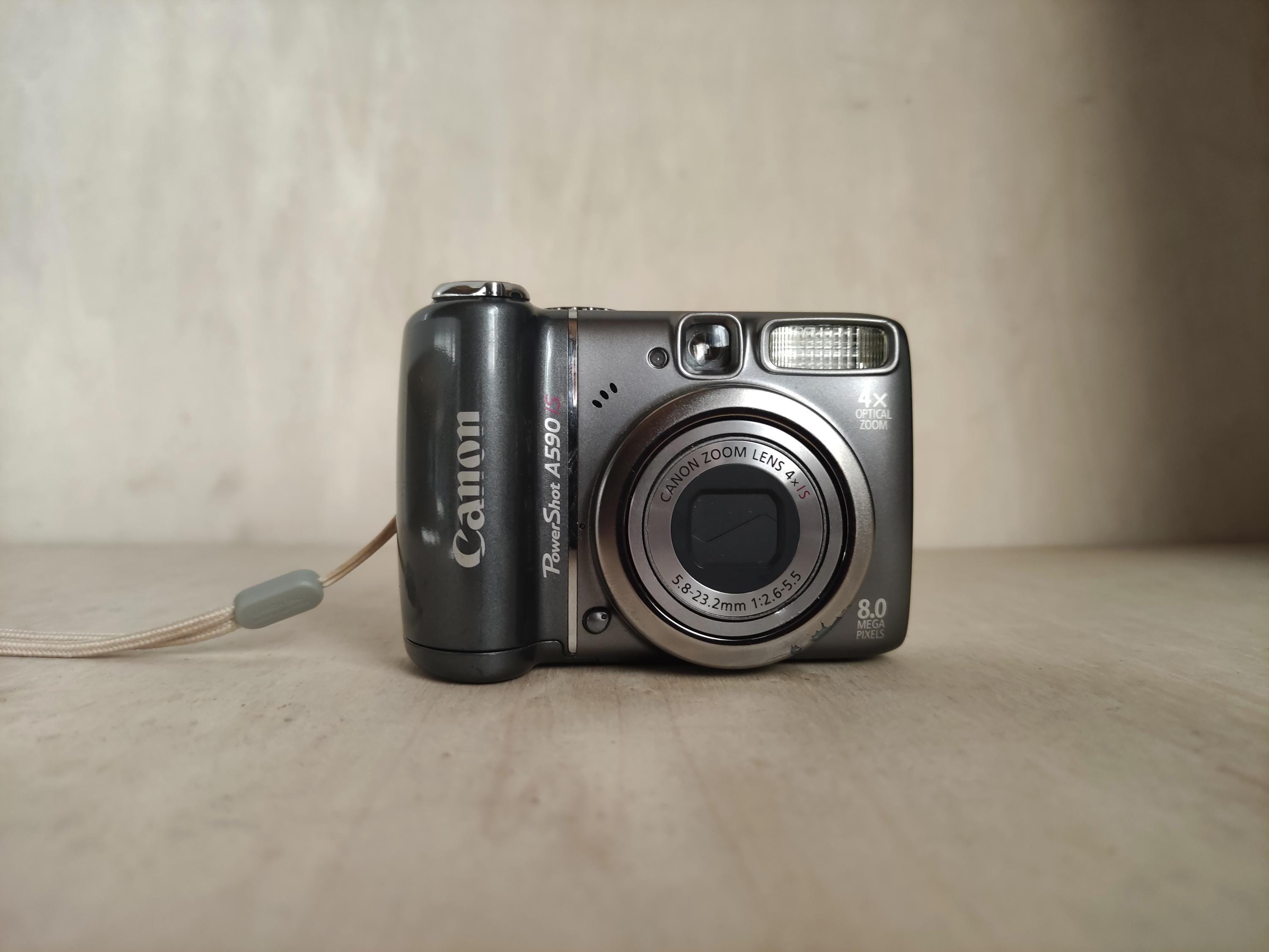 CCD Canon Powershot A590 -- 8MP -- Y2K Digicam Digital Retro