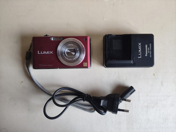 Panasonic Lumix FX40/FX48 -- 12MP -- Y2K Digicam Digital