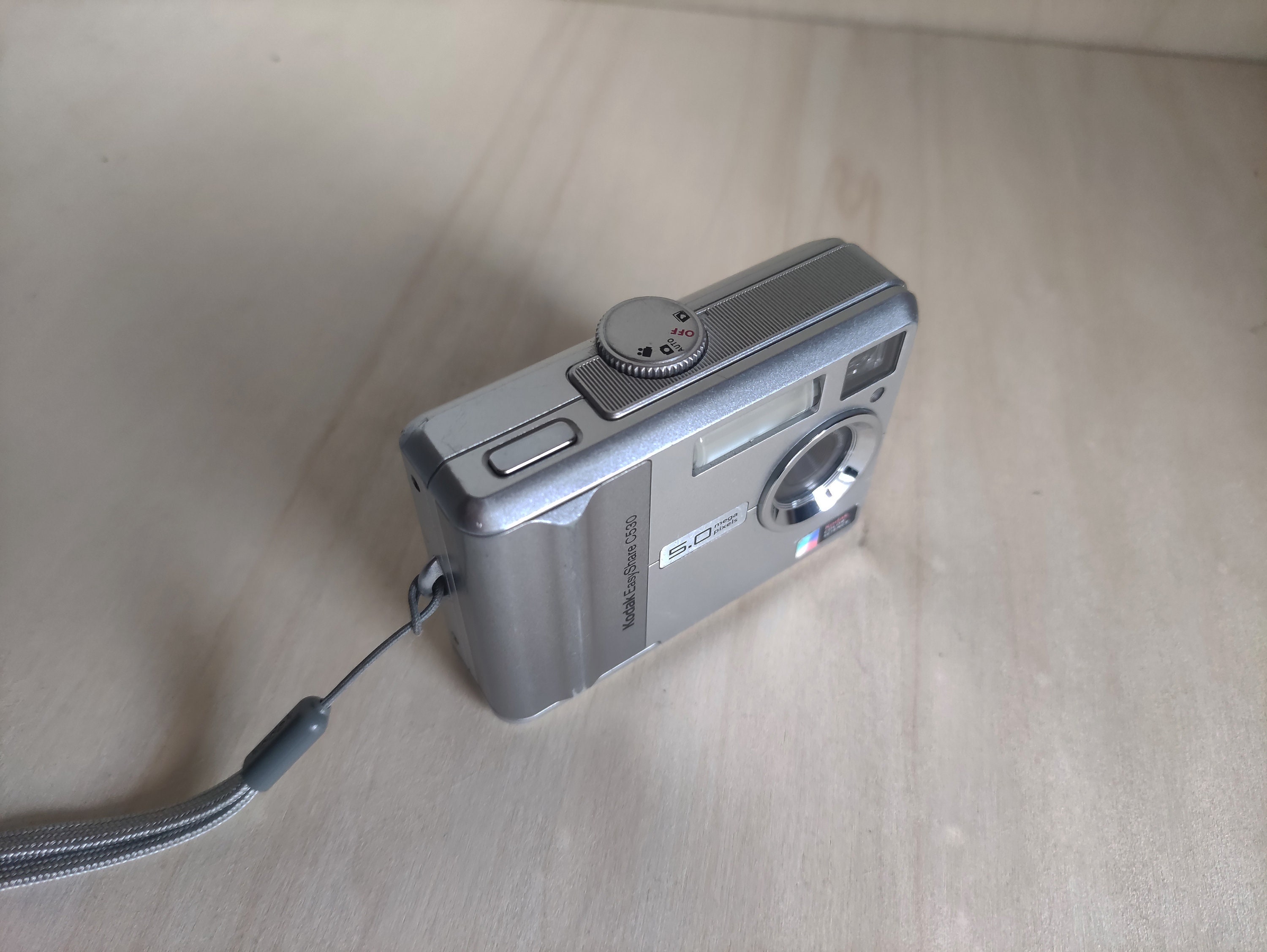 ビンテージ コダック C530 -- 12MP -- Y2K デジカメ デジタル レトロ 