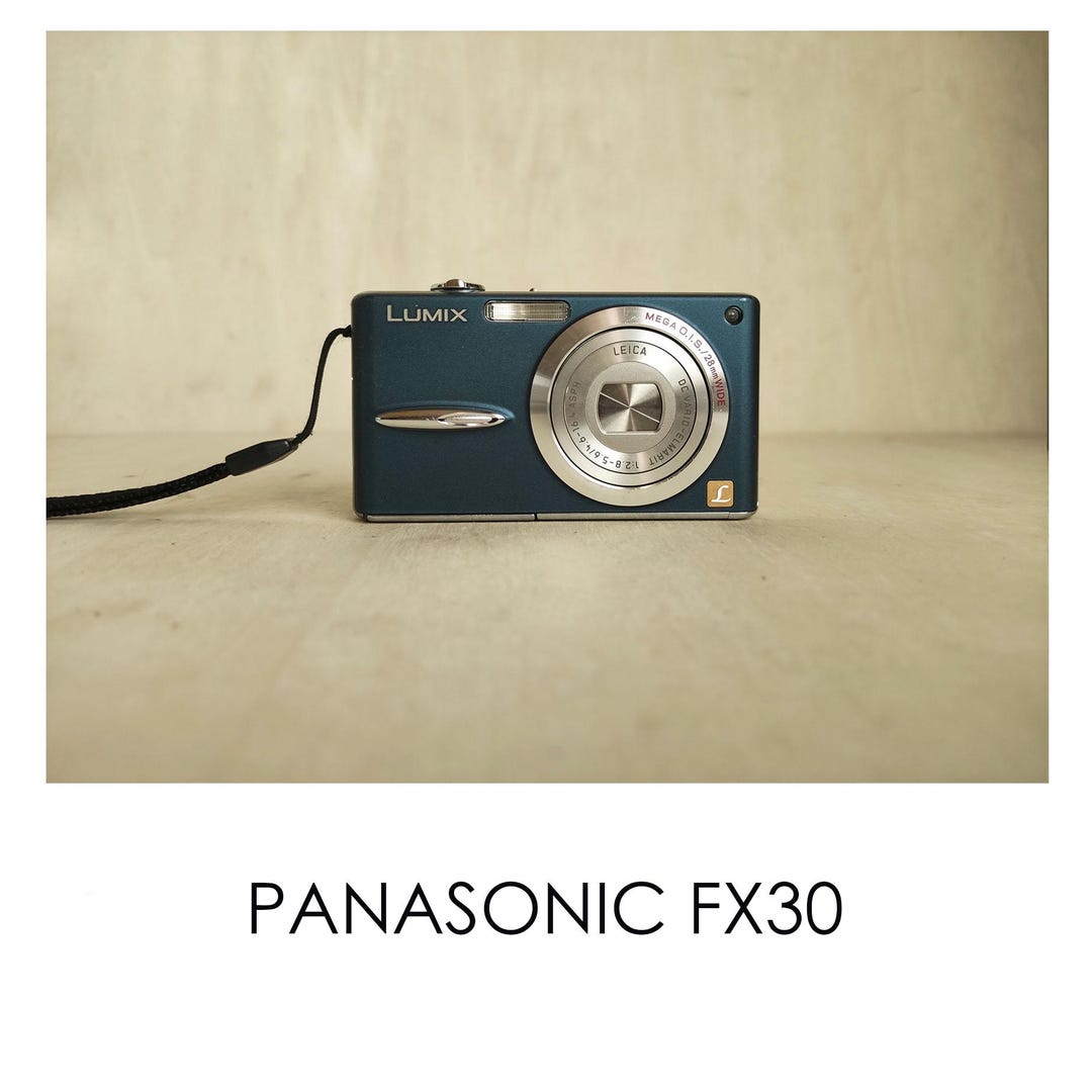 Retro Panasonic Lumix FX30 -- 7.2MP -- Y2K Digicam Digital