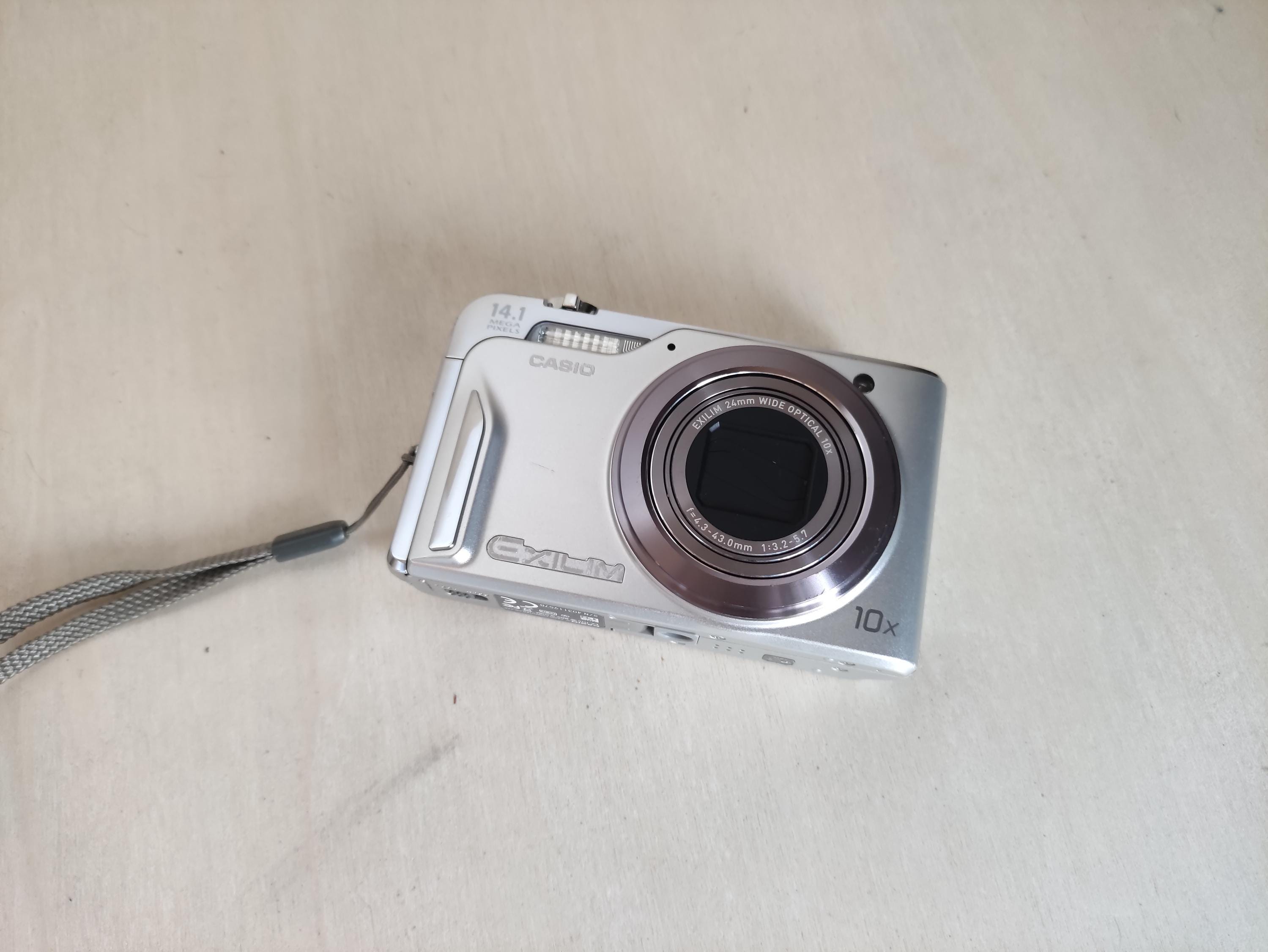 Casio Exilim HS-X15 -- 12MP -- Y2K Digicam Digital Retro CCD