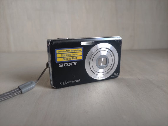 Sony W190 -- 12.1MP -- Y2K Digicam Digital Retro CCD Sensor