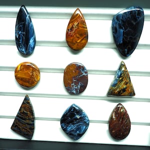 Cabujón de pietersita natural de formas variadas, piedra preciosa de pietersita con patrón de remolino de oro azul, chatoyancy tormentoso, piedras de colección pulidas de pietersita