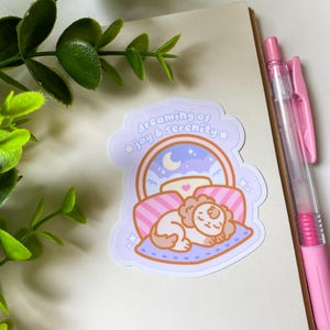 Chien rêveur joyeux | Autocollant en vinyle découpé pour chien mignon