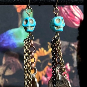 Pendientes de calavera de Treasure Island