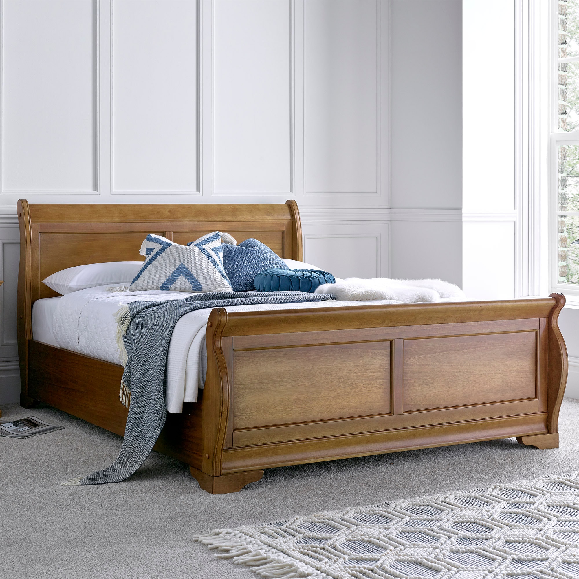 Solid Oak Sleigh Bed - 5ft - Kingsize - Island Furniture Co