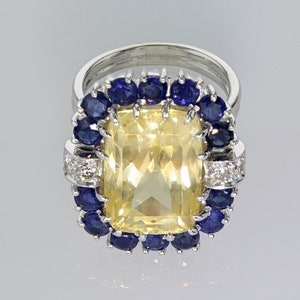 Natural Unheated Yellow Sapphire with Blue Sapphire and Diamond 18KW Ring 23.73ctw(Yellow sapphire)4.40(Blue Sapphire)